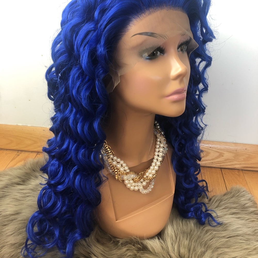💕ACADIA 26” BLUE DEEP CURLY LACE FRONT WIG 💕 NWT - Picture 2 of 7
